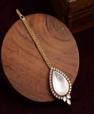 Kundan maang tikka with diamonds 2