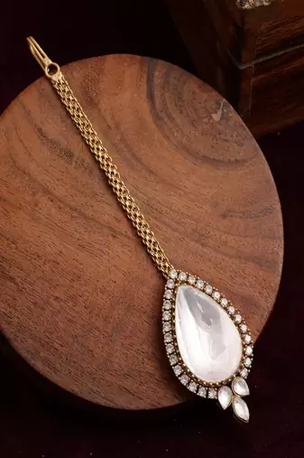 Kundan maang tikka with diamonds