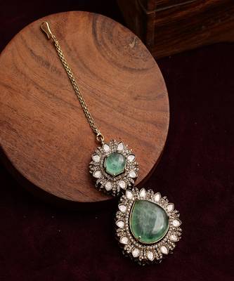 Kundan maang tikka with diamonds & semi precious stone 2