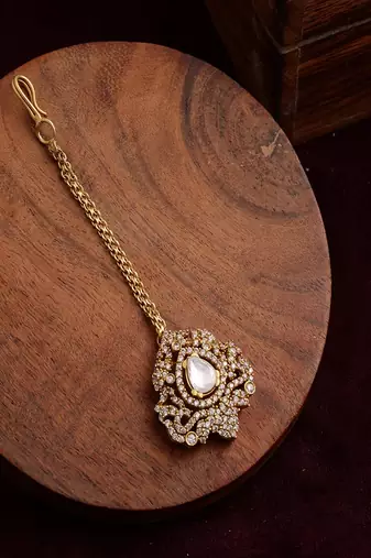 Kundan maang tikka with diamonds