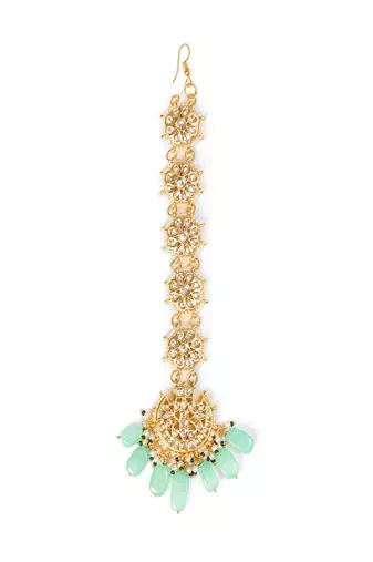Kundan maang tikka