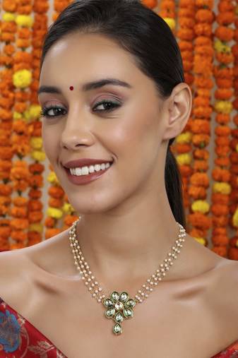 Meenakari kundan choker in pearl strings