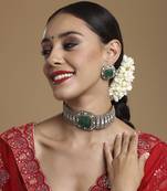Emerald stone with diamonds and mossainite choker and studs