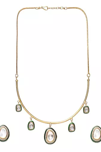 Hasli neckpiece with studs