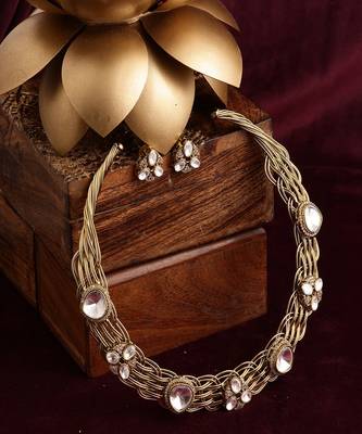 Golden kundan & mossainite hasli choker with studs 2