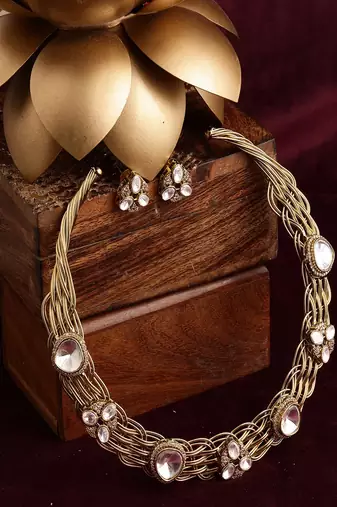 Golden kundan & mossainite hasli choker with studs
