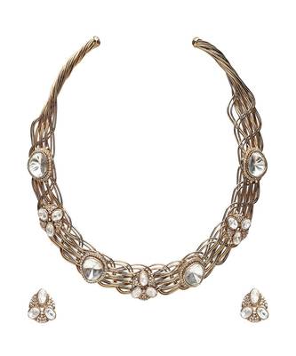 Golden kundan & mossainite hasli choker with studs 3
