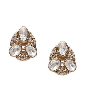 Golden kundan & mossainite hasli choker with studs 4