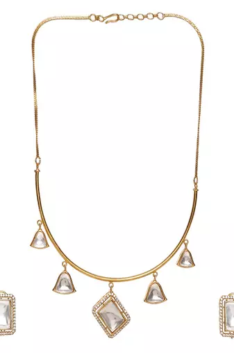 Hasli neckpiece with studs