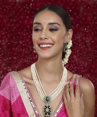 Long pearl layered necklace with pendant and matching earrings 1
