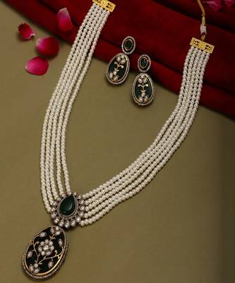 Long pearl layered necklace with pendant and matching earrings 2