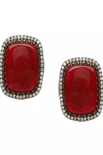 Maroon stone and mossainite kundan in pearls with matching studs