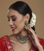 Precious handcrafted stone neckpiece with emeralds