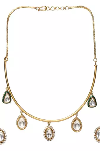 Kundan hasli with matching studs