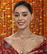 Layered kundan neckpiece with matching studs