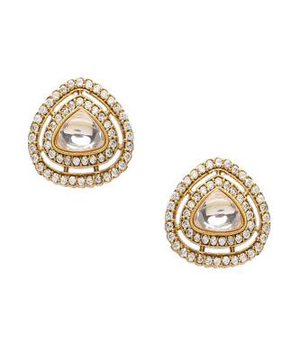 Layered kundan neckpiece with matching studs 4