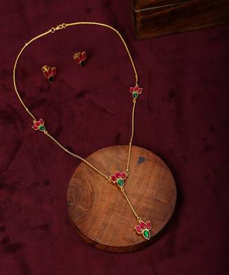 Handcrafted patchi kundan necklace with studs 2