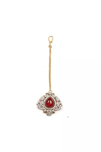 Maroon stone and mossainite kundan in maroon onyx with matching earrings and maang tikka