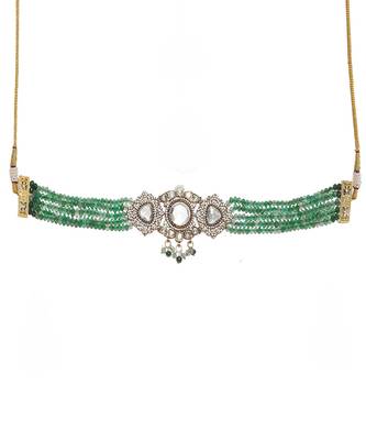 Emerald stone and mossainite kundan in green onyx with matching earrings and maang tikka 4