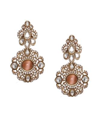 Stone and mossainite kundan in pearls with matching earrings and maang tikka 4