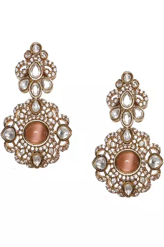 Stone and mossainite kundan in pearls with matching earrings and maang tikka