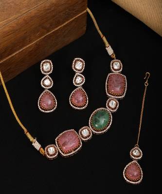 Multi stone and mossainite kundan choker with matching earrings and maang tikka 2