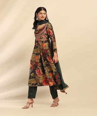 Green flower bloom anarkali kurta with pant and dupatta 2