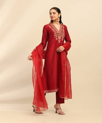 Red scarlette kurta with pant and dupatta 2