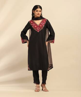 Black flora kurta with pant and dupatta 1