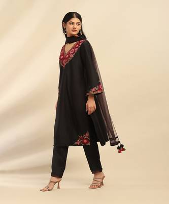 Black flora kurta with pant and dupatta 2