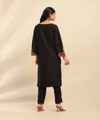 Black flora kurta with pant and dupatta 3