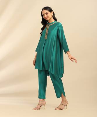 Green samaira kurta with pant 3