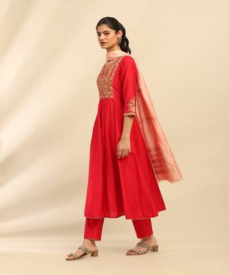 Red samaira anarkali kurta with churidar and dupatta 2