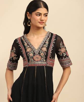 Black adira solid anarkali kurta with pant and dupatta 4