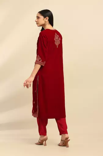 Maroon gianna velvet kurta with pant and dupatta