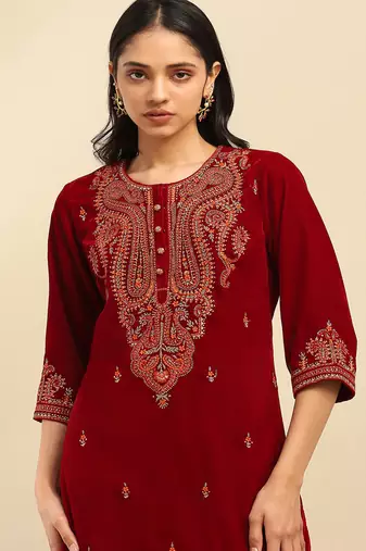 Maroon gianna velvet kurta with pant and dupatta