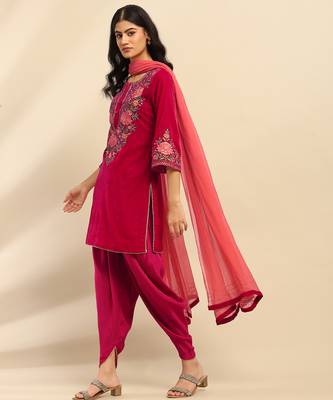 Fuchsia rania velvet kurta with salwar and dupatta 1