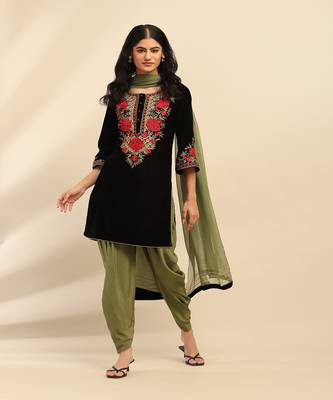 Black rania velvet kurta with salwar and dupatta 1