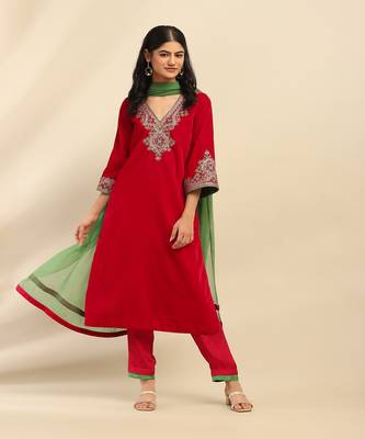 Magenta roobab velvet kurta with churidar and dupatta 1