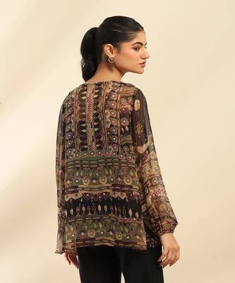 Black tanishqa peasant top with camisole 4