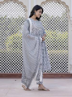 women grey floral print anarkali kurta bottom and dupatta set 4