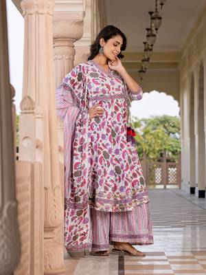 women pink and off white a-line kurta bottom and dupatta set 2
