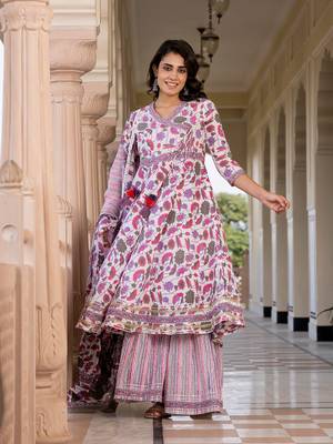 women pink and off white a-line kurta bottom and dupatta set 5