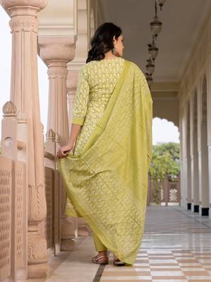 women green embroidered anarkali kurta bottom and dupatta set 3