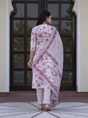 women pink and white zari work straight kurta bottom and dupatta set 3