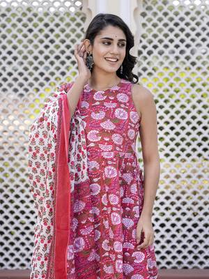 women pink floral print anarkali kurta bottom and dupatta set 4