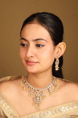 Matte gold and pearl necklace with goddess pendant 2