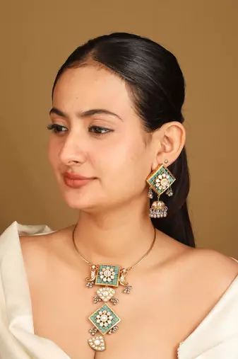 Unique green american diamond necklace set