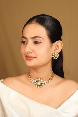 Kundan choker set with multicolor stones and matching earrings 2