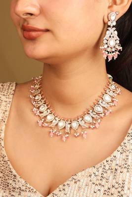 Kundan necklace set with pink accents 1